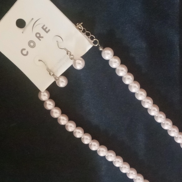 Designer core Single strand pink faux pearl necklace & earrings set - Picture 2 of 4